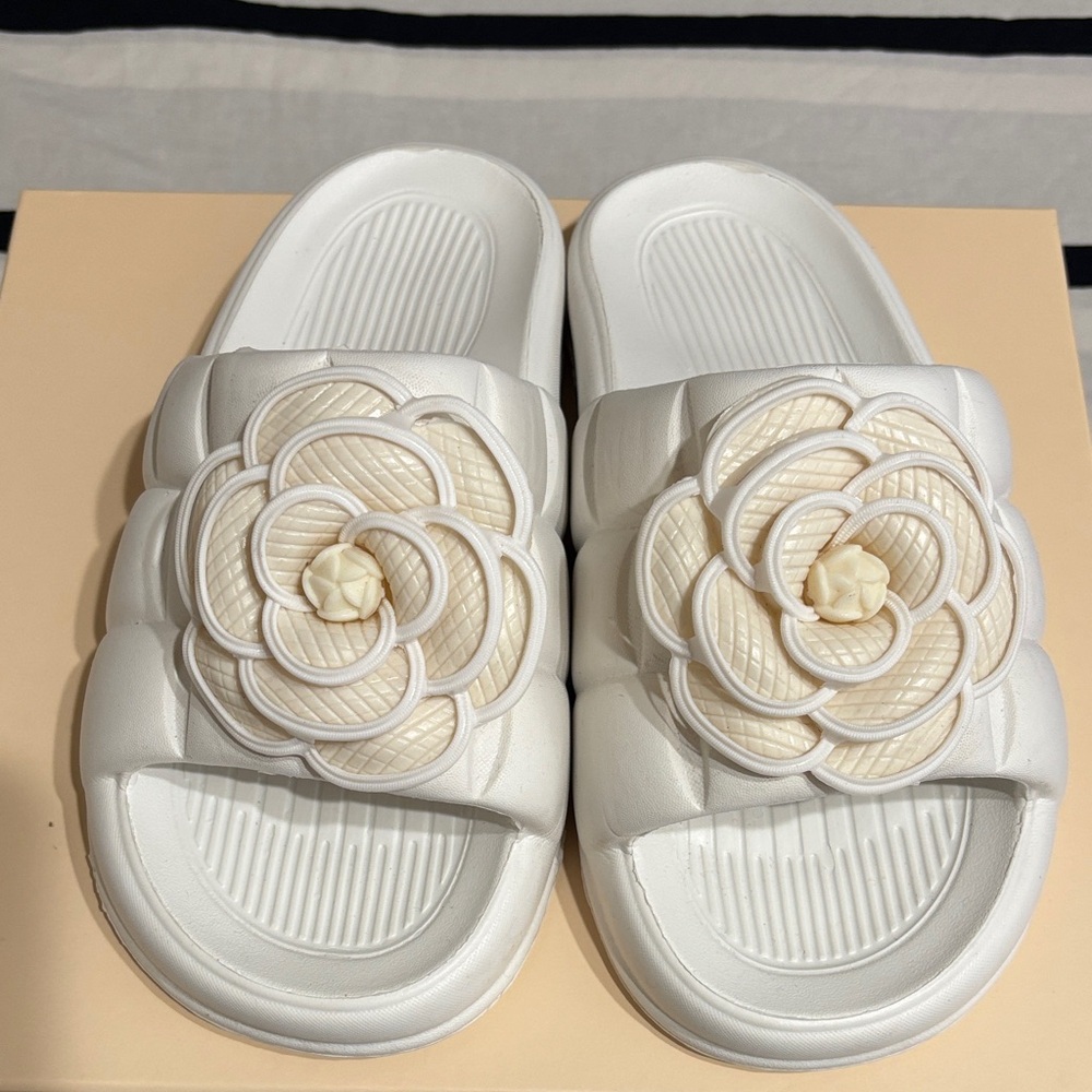 Elegant Floral White and Cream Slide Sandals